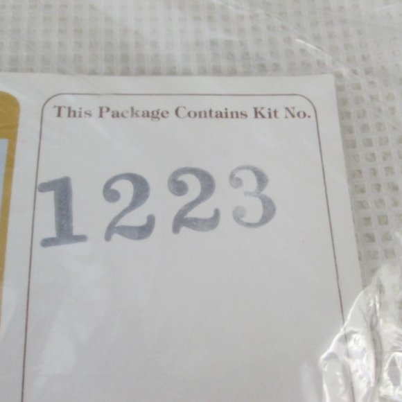 NIP Rainbow Hard Plastic Canvas LGBTQ Craft Kit Eyeglasses - Picture 3 of 7